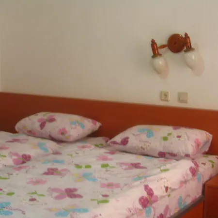 Schoenberg Motel Kizilot