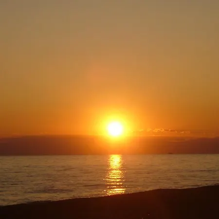 홈스테이 Schoenberg Kızılot