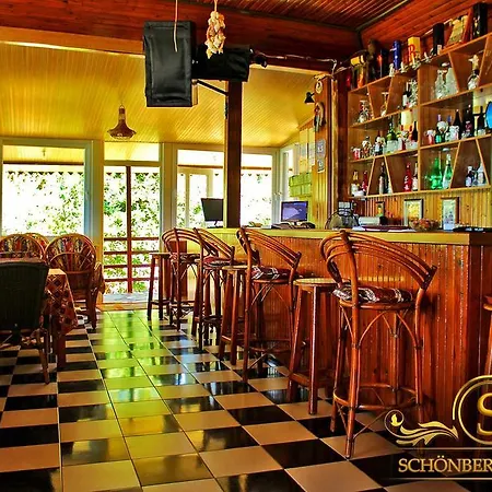 Schoenberg 홈스테이 *