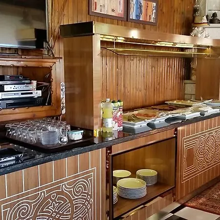 Schoenberg 홈스테이