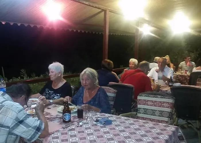 בית אירוח Schonberg *