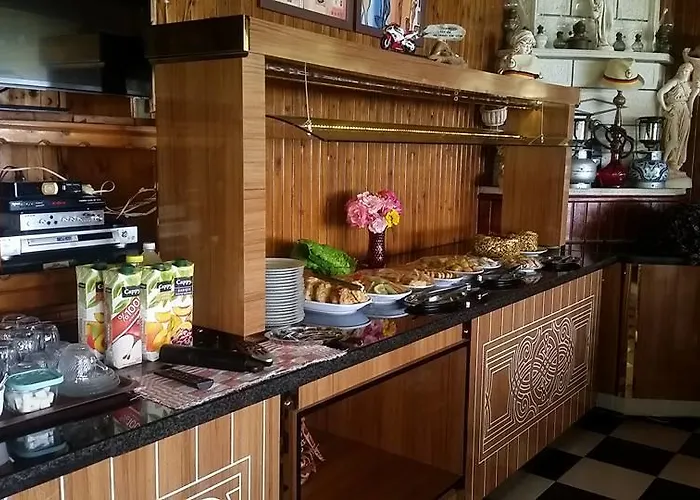 בית אירוח Schonberg *