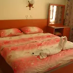 Schoenberg Homestay Kizilot